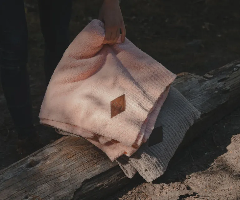 SOUTHERNCLASSICS™ Cloud Blanket